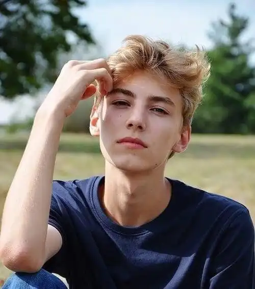 6686体育app铁牌作者镜湖月