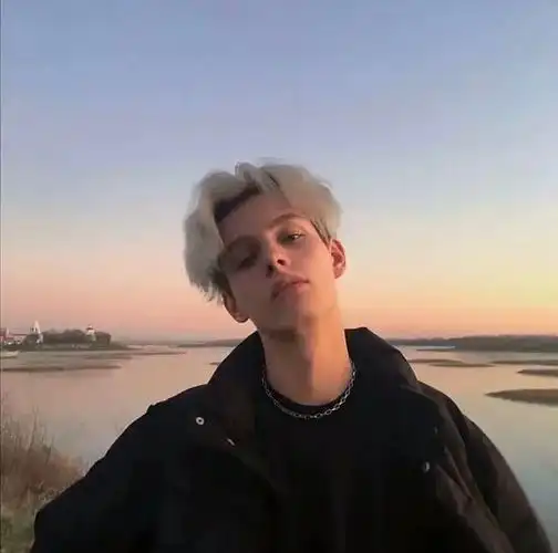 6686体育app铁牌作者Karen