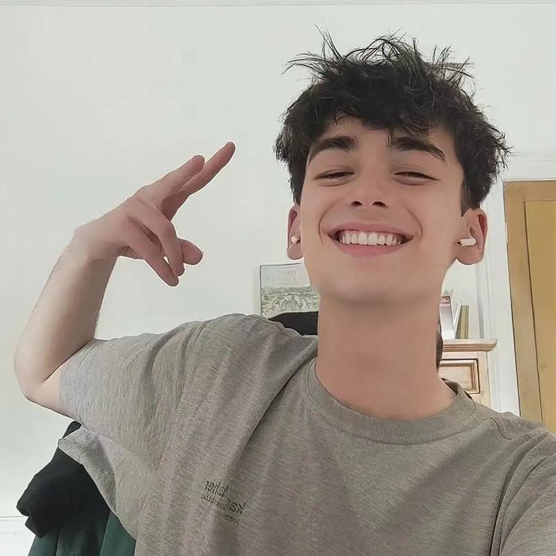 6686体育app铁牌作者Lilly